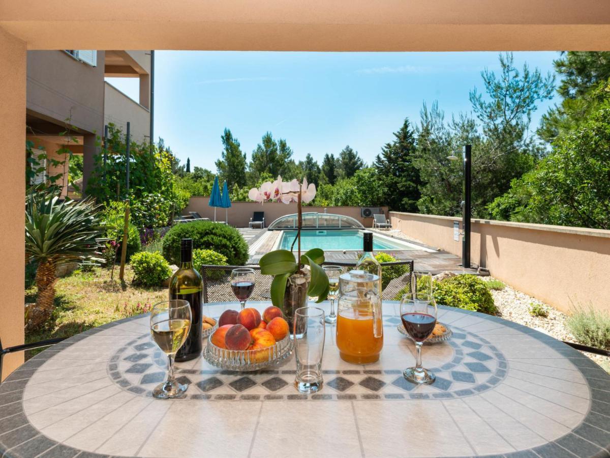 Apartment Matas - SRD317 Rovanjska Bagian luar foto