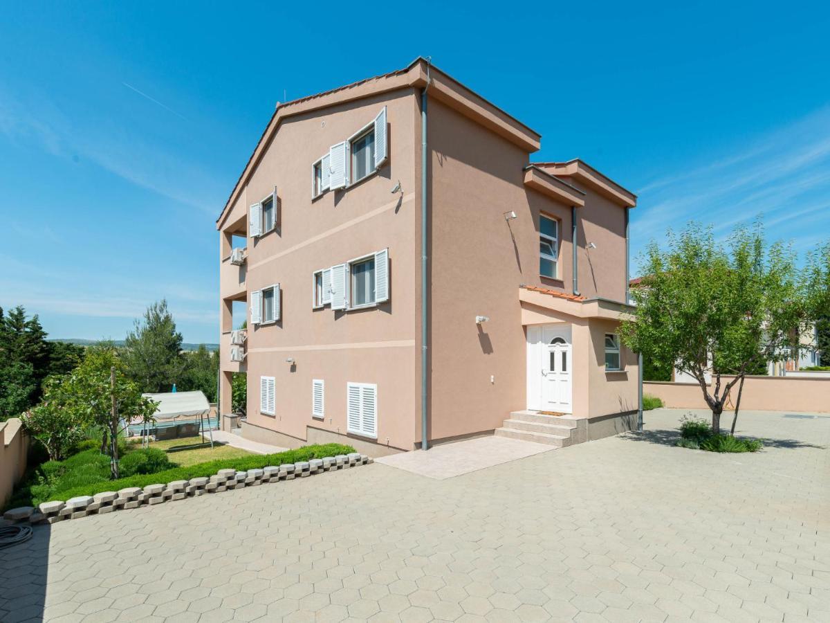 Apartment Matas - SRD317 Rovanjska Bagian luar foto