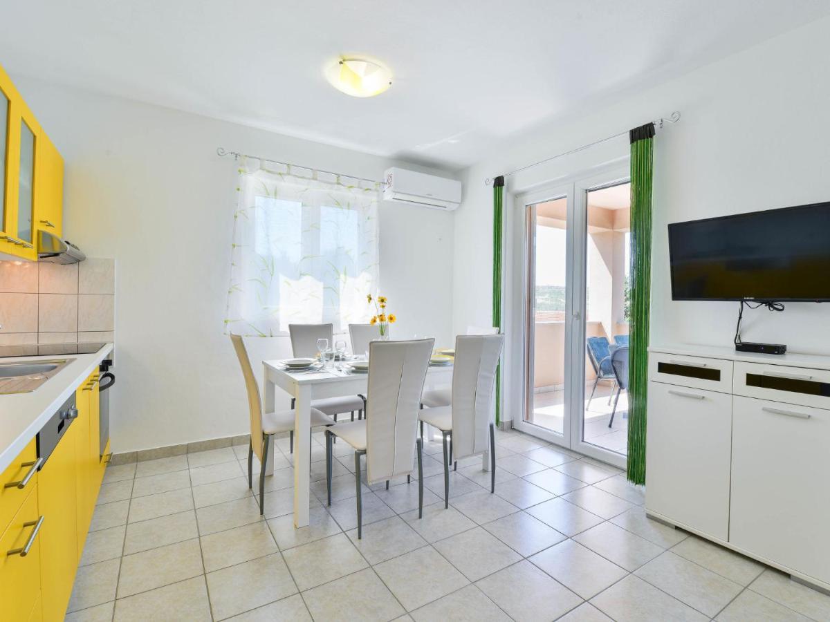 Apartment Matas - SRD317 Rovanjska Bagian luar foto